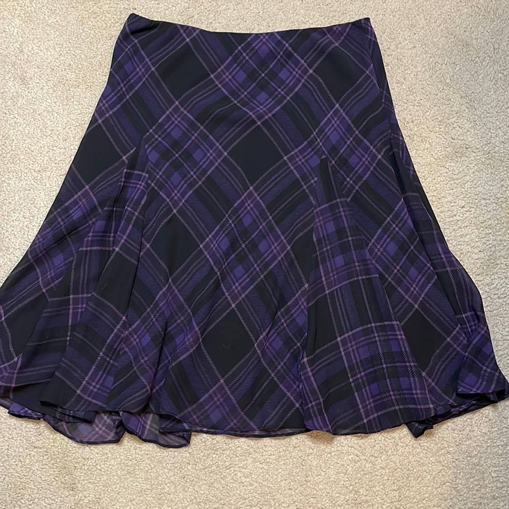 Chaps medium sized light purple and dark purple skirt